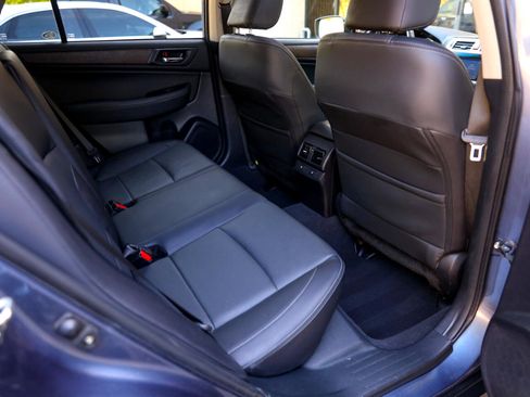 Used 2017 Subaru Outback 3.6R Limited image 23