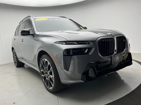 Used 2023 BMW X7 M60i image 2