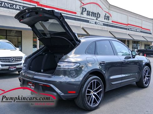 Used 2023 Porsche Macan AWD/4WD image 11