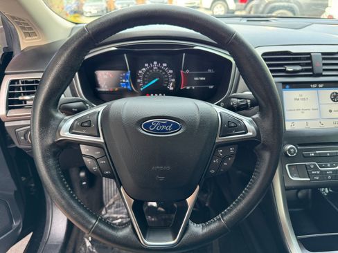 Used 2017 Ford Fusion SE w/ Equipment Group 201A FWD image 27