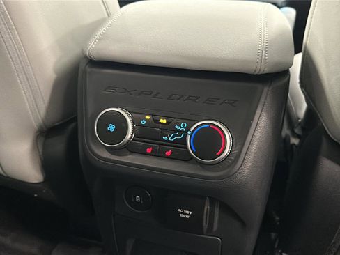 Used 2025 Ford Explorer Platinum w/ Ultimate Package image 24