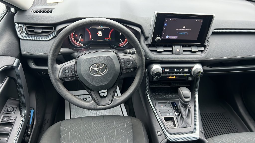 Used 2024 Toyota RAV4 XLE AWD/4WD image 12