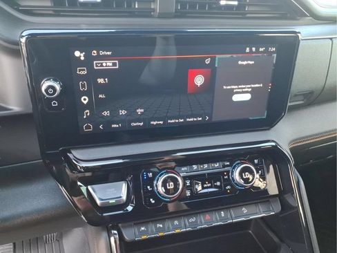 Used 2023 GMC Sierra 1500 AT4 w/ AT4 Premium Package AWD/4WD image 28