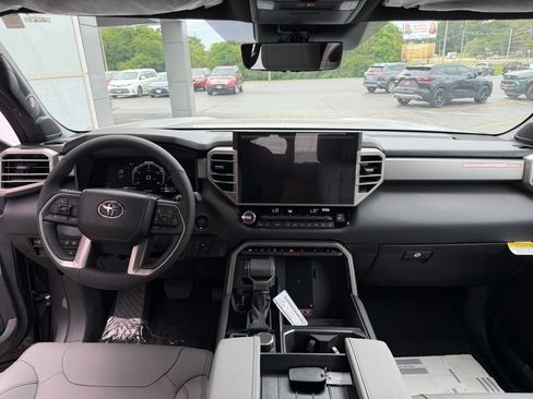 New 2026 Toyota Tundra Limited AWD/4WD image 7