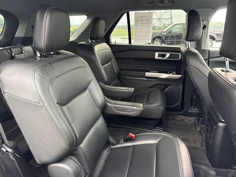 Used 2024 Ford Explorer XLT w/ Equipment Group 202A AWD/4WD image 14