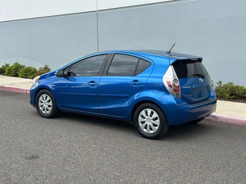 Used 2012 Toyota Prius C Two image 3