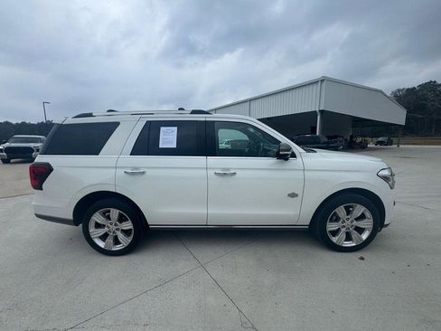 Used 2024 Ford Expedition King Ranch image 3