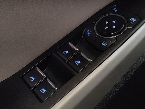 Used 2021 Ford Explorer Limited w/ Equipment Group 301A image 27