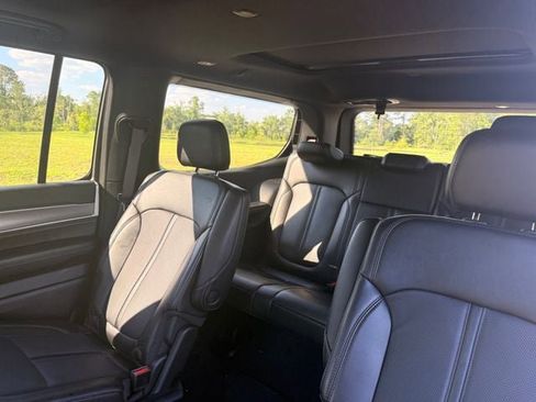 Used 2024 Jeep Wagoneer Series II AWD/4WD image 6