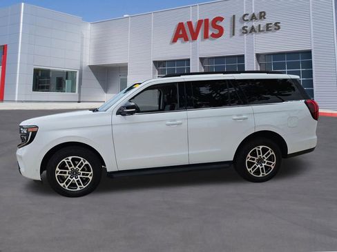 Used 2025 Ford Expedition Active AWD/4WD image 2