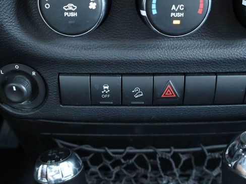 Used 2014 Jeep Wrangler Unlimited Sport w/ Quick Order Package 24S AWD/4WD image 26