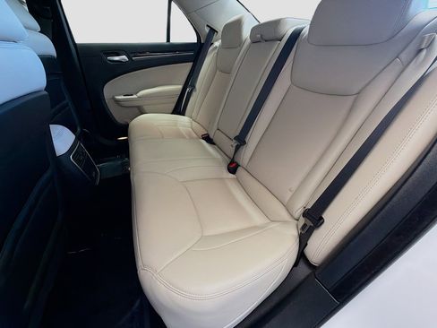 Used 2023 Chrysler 300 Touring L image 12