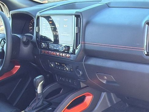 Used 2025 Nissan Frontier Pro-X w/ Pro Premium Package image 25