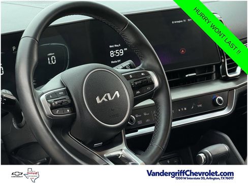 Used 2025 Kia Sportage EX AWD/4WD image 11