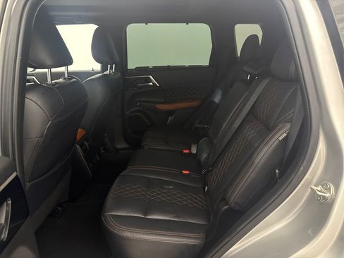 Used 2023 Mitsubishi Outlander SEL FWD image 10
