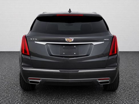 Used 2022 Cadillac XT5 Premium Luxury w/ Technology Package FWD image 3