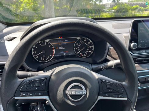 Used 2026 Nissan Altima 2.5 SV FWD image 40