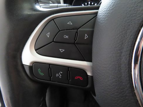Used 2021 Jeep Compass Latitude FWD image 13