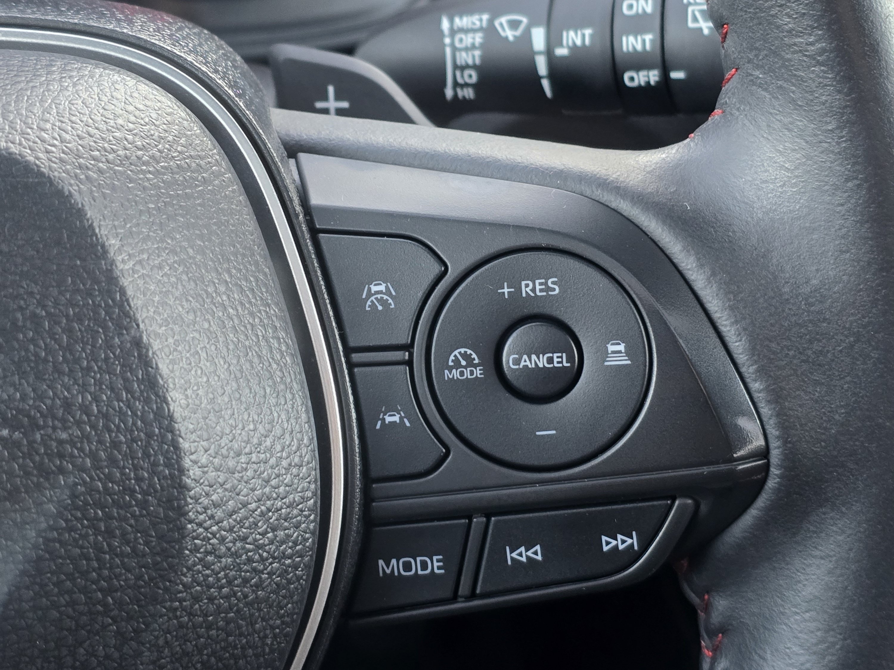 Used 2024 Toyota Corolla Cross AWD Hybrid w/ Moonroof Package image 19
