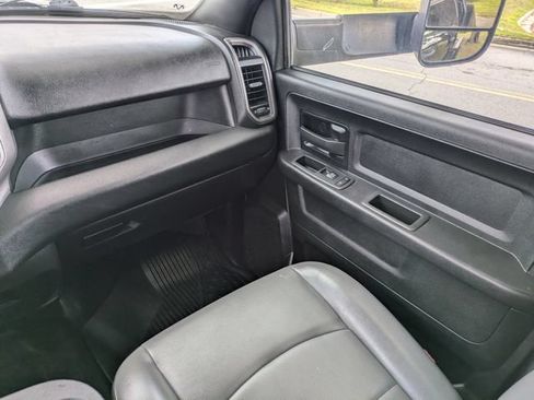 Used 2022 RAM 3500 Tradesman w/ Chrome Appearance Group AWD/4WD image 16