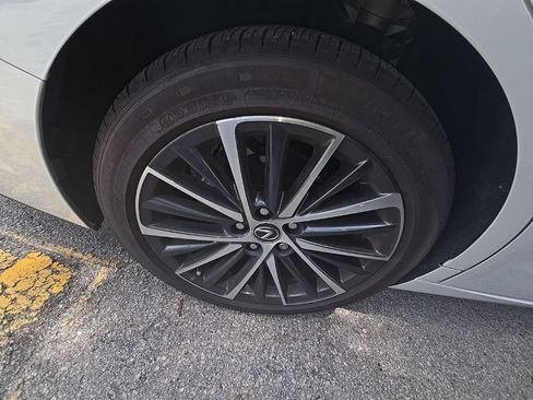Certified 2025 Lexus ES 350 w/ Premium Package FWD image 5