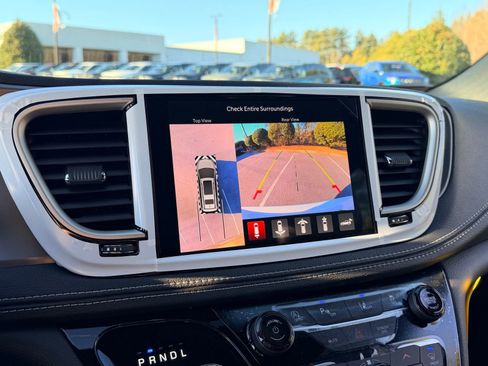 New 2026 Chrysler Pacifica Select image 24