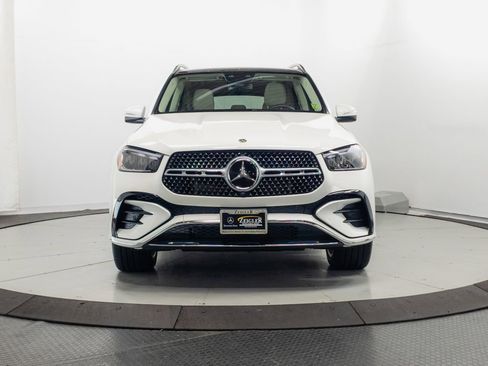 Used 2025 Mercedes-Benz GLE 450e 4MATIC image 2