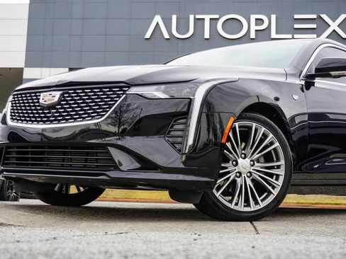 Used 2020 Cadillac CT4 Premium Luxury image 2