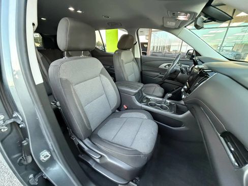 Used 2020 Chevrolet Traverse LT image 10