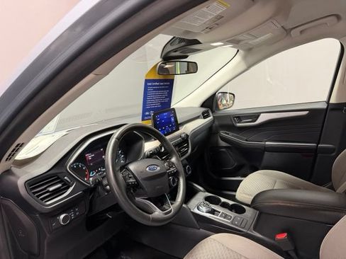 Used 2022 Ford Escape SE w/ Convenience Package FWD image 17