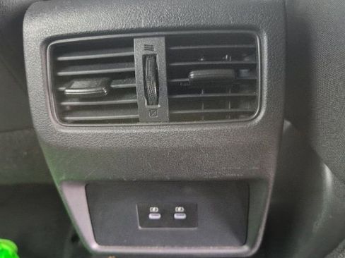 Used 2024 Nissan Rogue SV AWD/4WD image 14