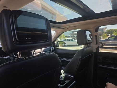 Used 2018 Ford Expedition Max Platinum AWD/4WD image 21