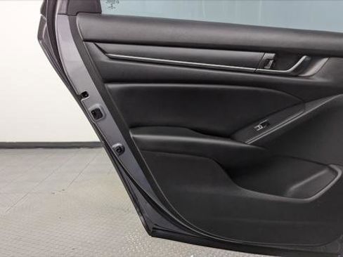 Used 2018 Honda Accord Sport image 16