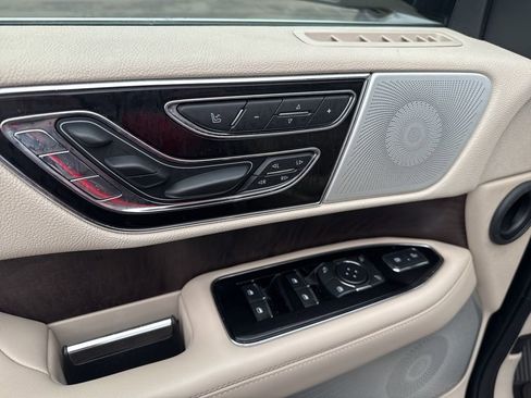 Used 2021 Lincoln Navigator L Reserve w/ Luxury Package image 19