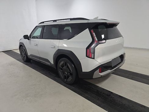 Used 2024 Kia EV9 GT-Line AWD/4WD image 4