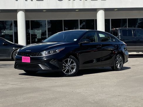 Used 2024 Kia Forte LXS image 2