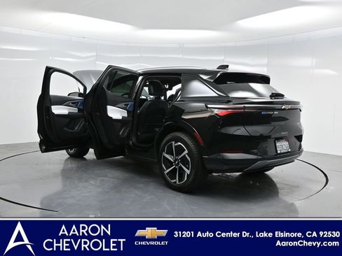 New 2025 Chevrolet Equinox EV LT image 40