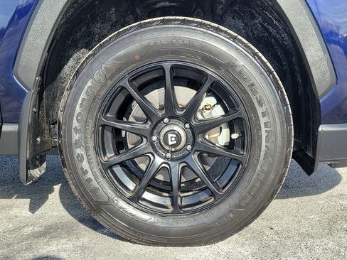 Used 2022 Toyota RAV4 XLE image 5