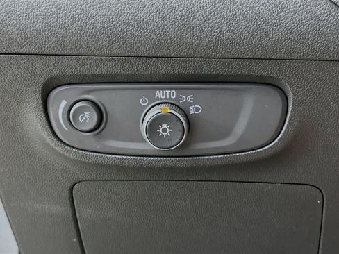 Used 2024 Buick Encore GX Avenir w/ Avenir Technology Package FWD image 26