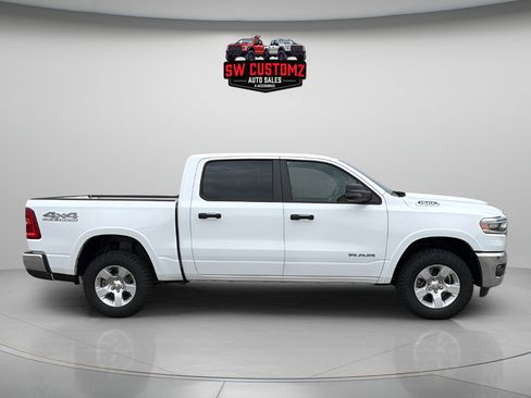 Used 2025 RAM 1500 Big Horn AWD/4WD image 8