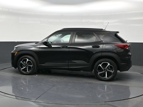 Used 2023 Chevrolet TrailBlazer RS w/ Sun and Liftgate Package FWD image 2