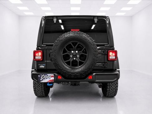 Used 2024 Jeep Wrangler Unlimited AWD/4WD image 10