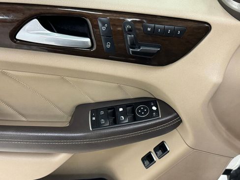 Used 2015 Mercedes-Benz GL 320 GL 350 BlueTEC AWD 4MATIC 4dr image 78