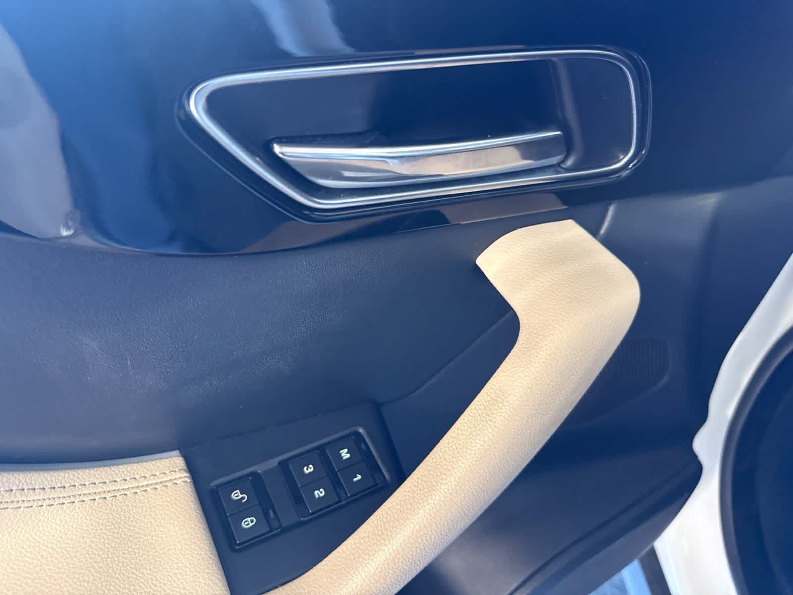 Used 2018 Jaguar F-PACE Premium AWD/4WD image 17
