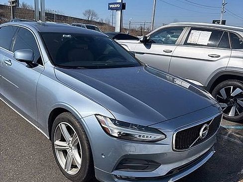 Used 2018 Volvo S90 T5 Momentum w/ Convenience Package image 2