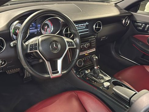 Used 2015 Mercedes-Benz SLK 350 image 18