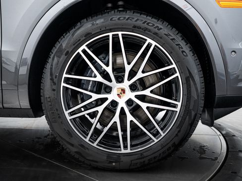 Certified 2026 Porsche Cayenne image 11