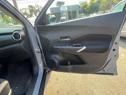 Used 2022 Nissan Kicks SV image 29