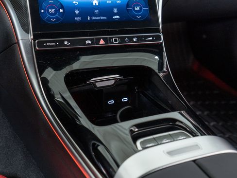 Used 2025 Mercedes-Benz CLE 300 4MATIC Cabriolet image 20