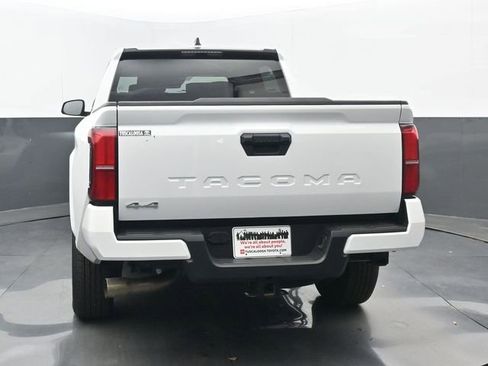 Used 2025 Toyota Tacoma SR5 AWD/4WD image 4